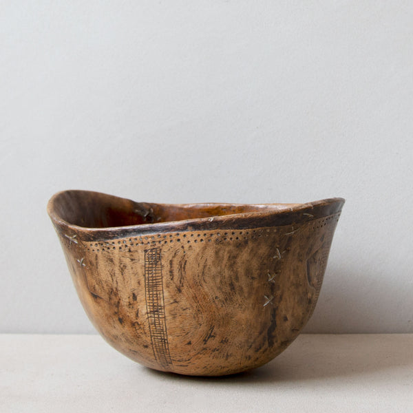 Hand-carved indigenous wood Turkana bowl No.22