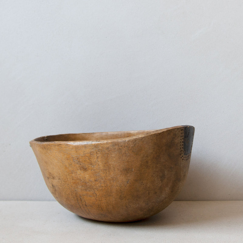 Hand-carved indigenous wood Turkana bowl No.36