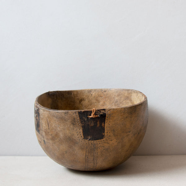 Hand-carved indigenous wood Turkana bowl No.39