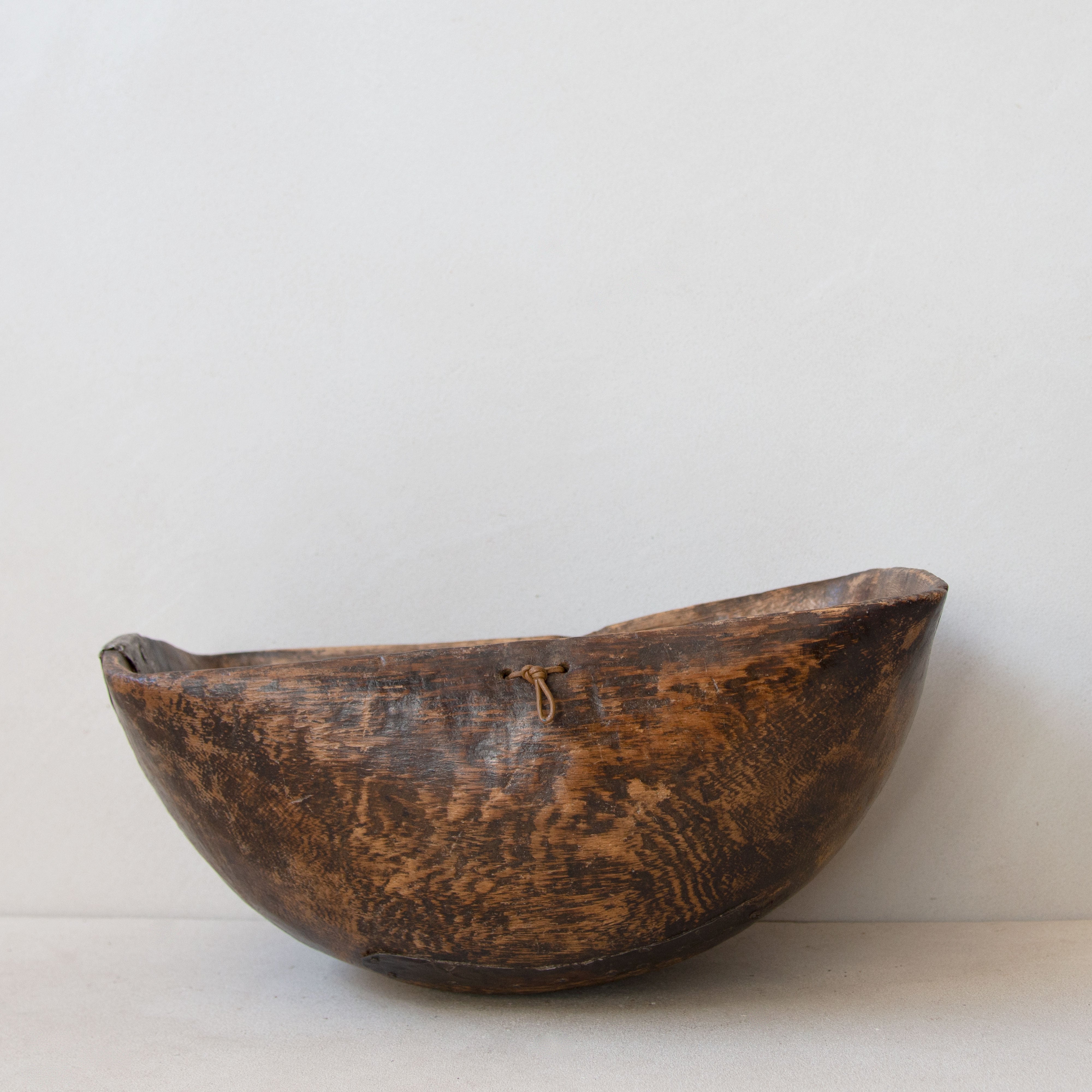 Hand-carved indigenous wood Turkana bowl No.46