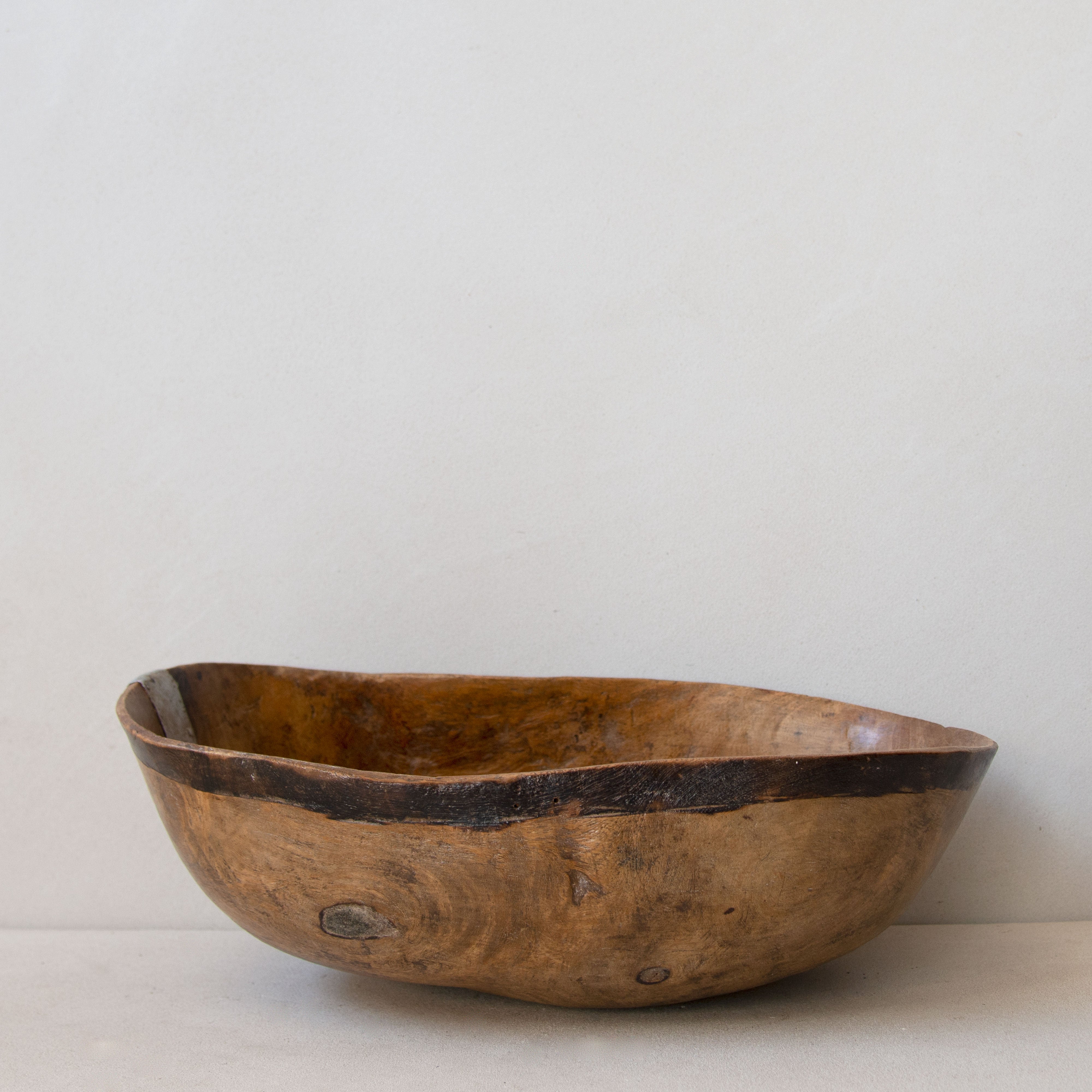 Hand-carved indigenous wood Turkana bowl No.47