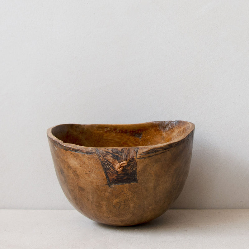 Hand-carved indigenous wood Turkana bowl No.4