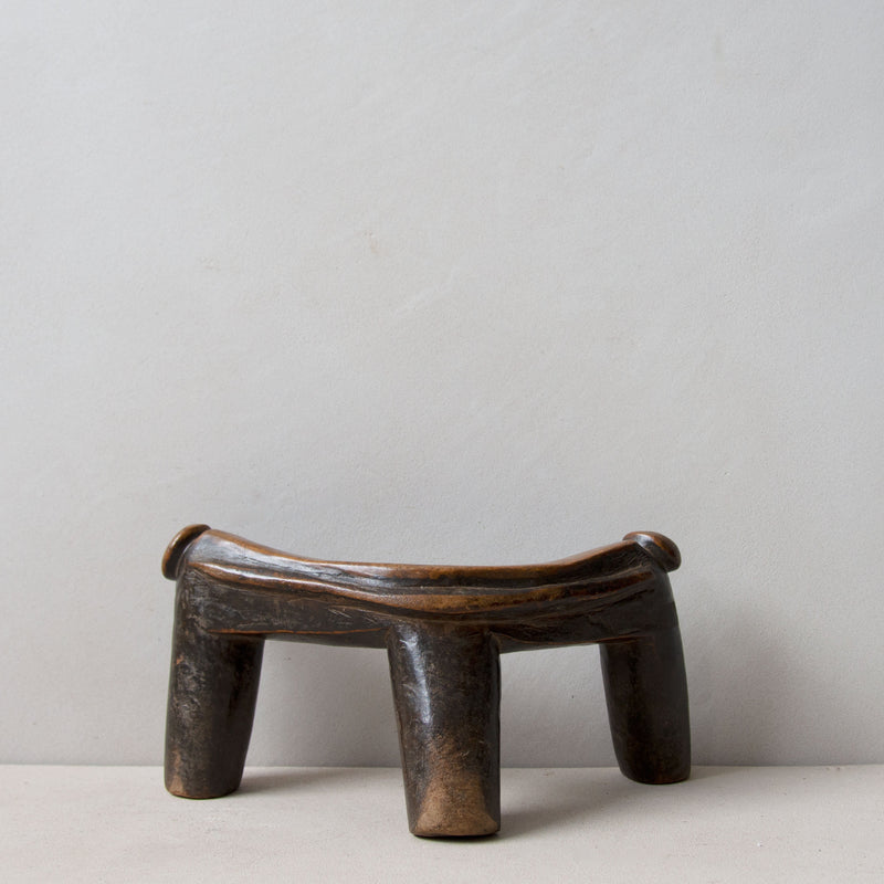 Dinka Headrest