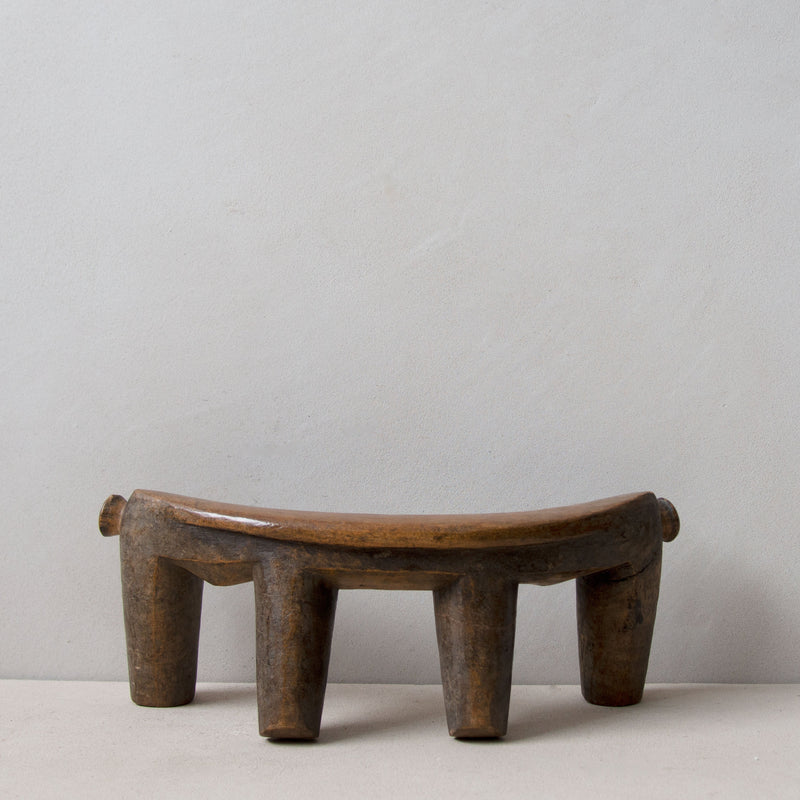 Dinka Headrest