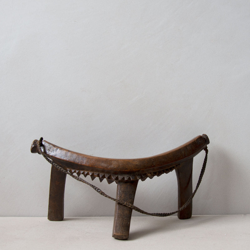 Dinka Headrest
